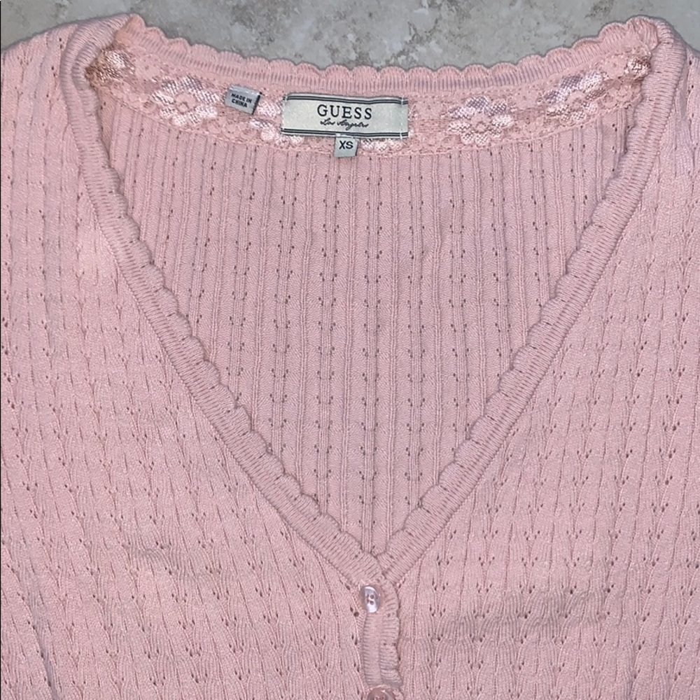 Guess cropped baby pink sweater - Picture 2 of 4